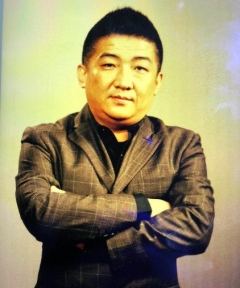 李华